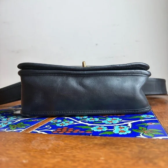 *RARE* Coach Sling Bag #9710 Black Leather NYC Vintage 1985 Turnlock Flap Bag - Picture 8 of 16